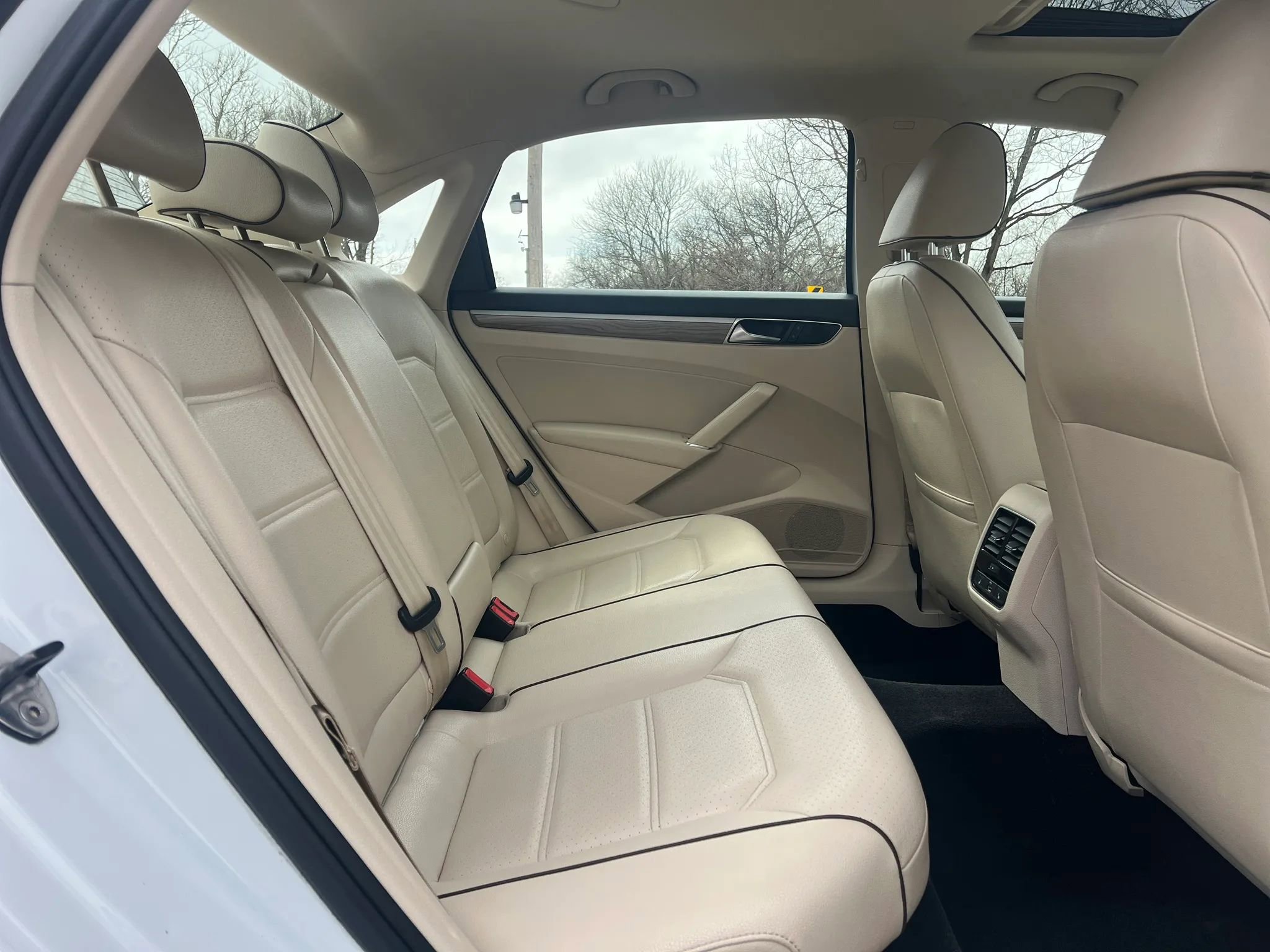 Used 2017 Volkswagen Passat 1.8T SE image 34