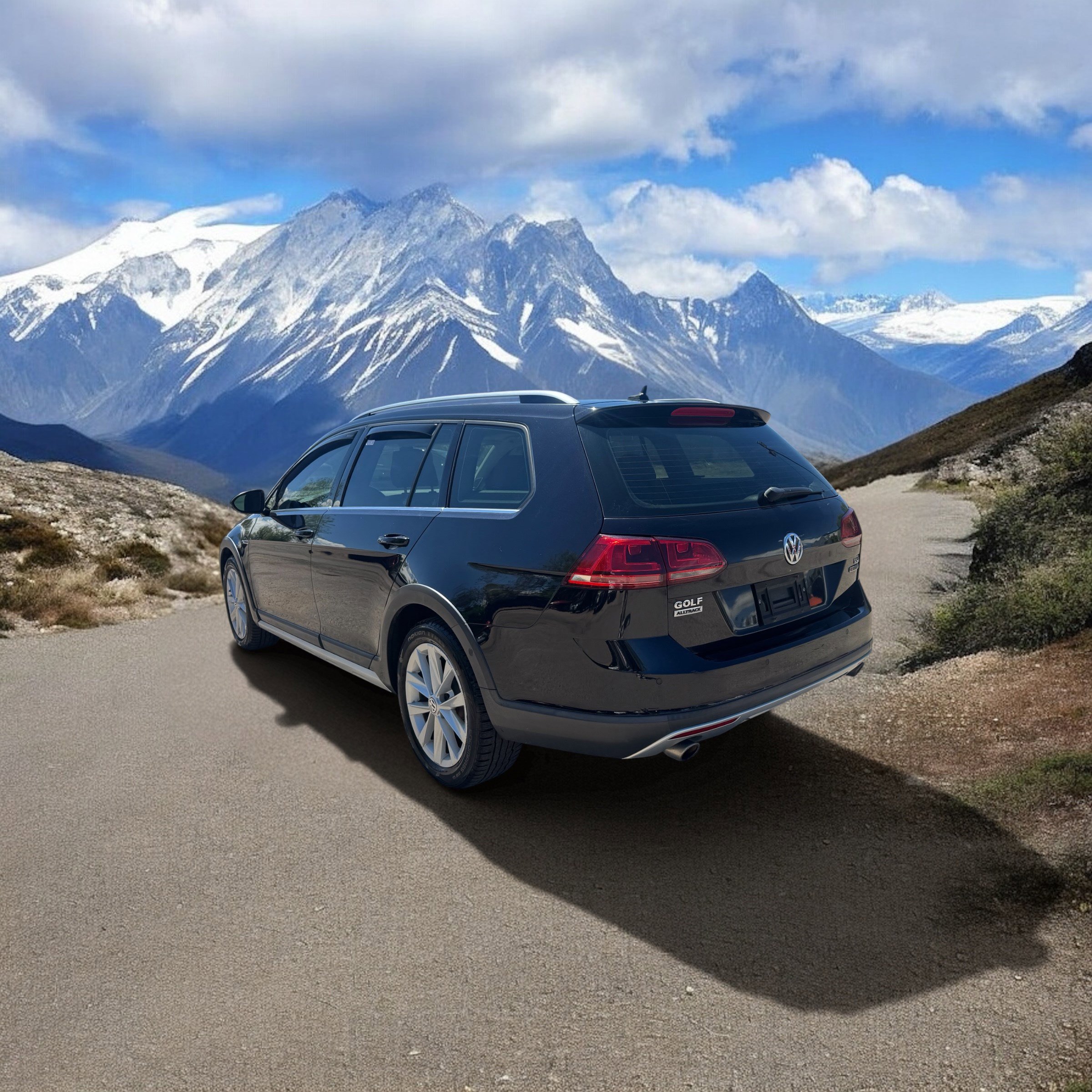 Used 2017 Volkswagen Golf Alltrack SE AWD/4WD image 3