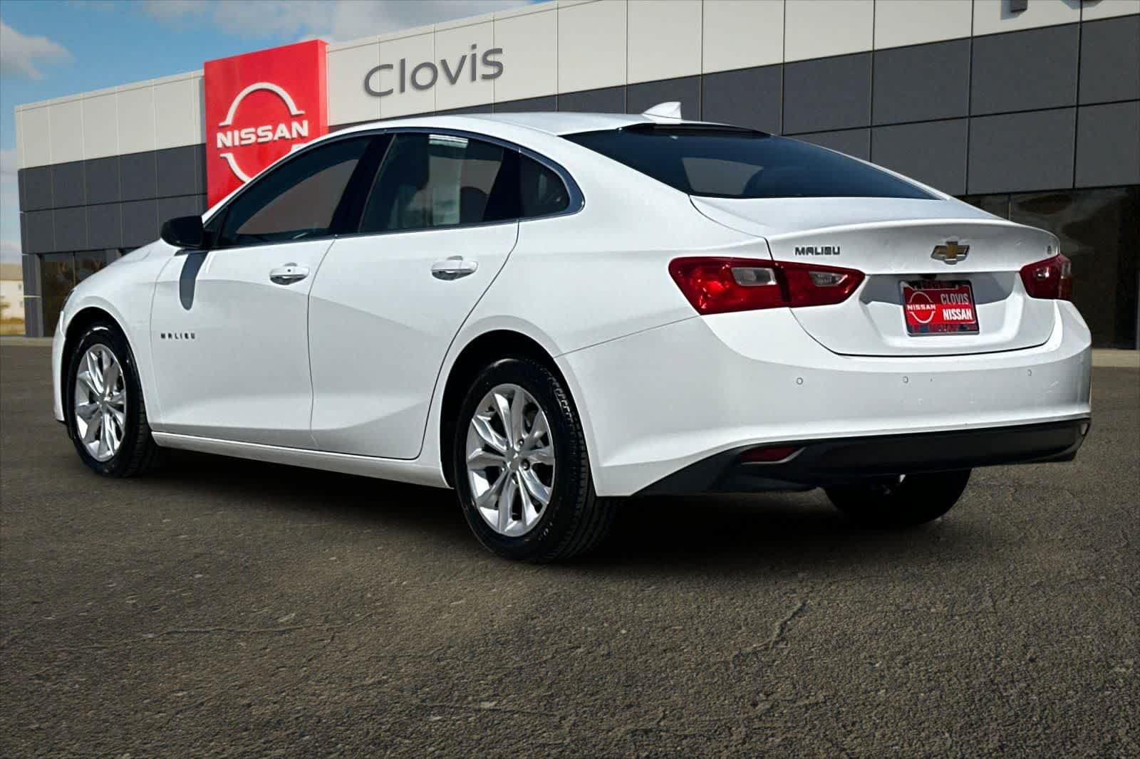 Used 2024 Chevrolet Malibu LT FWD image 7