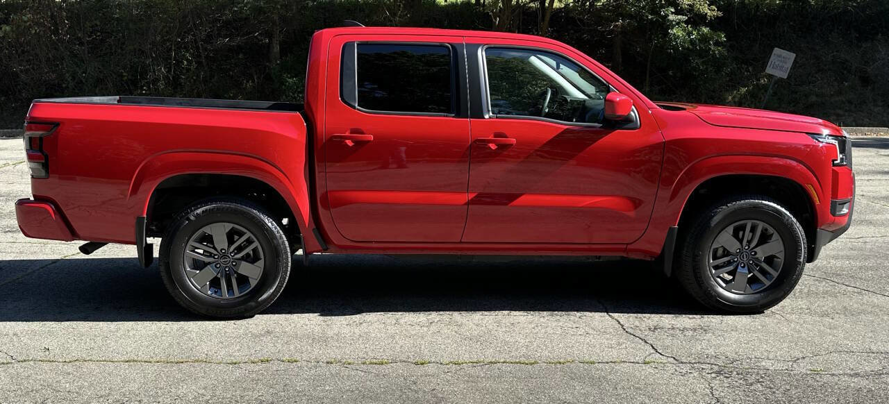 Used 2025 Nissan Frontier SV image 4