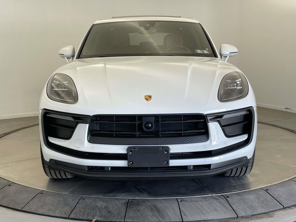 Certified 2023 Porsche Macan AWD/4WD image 10