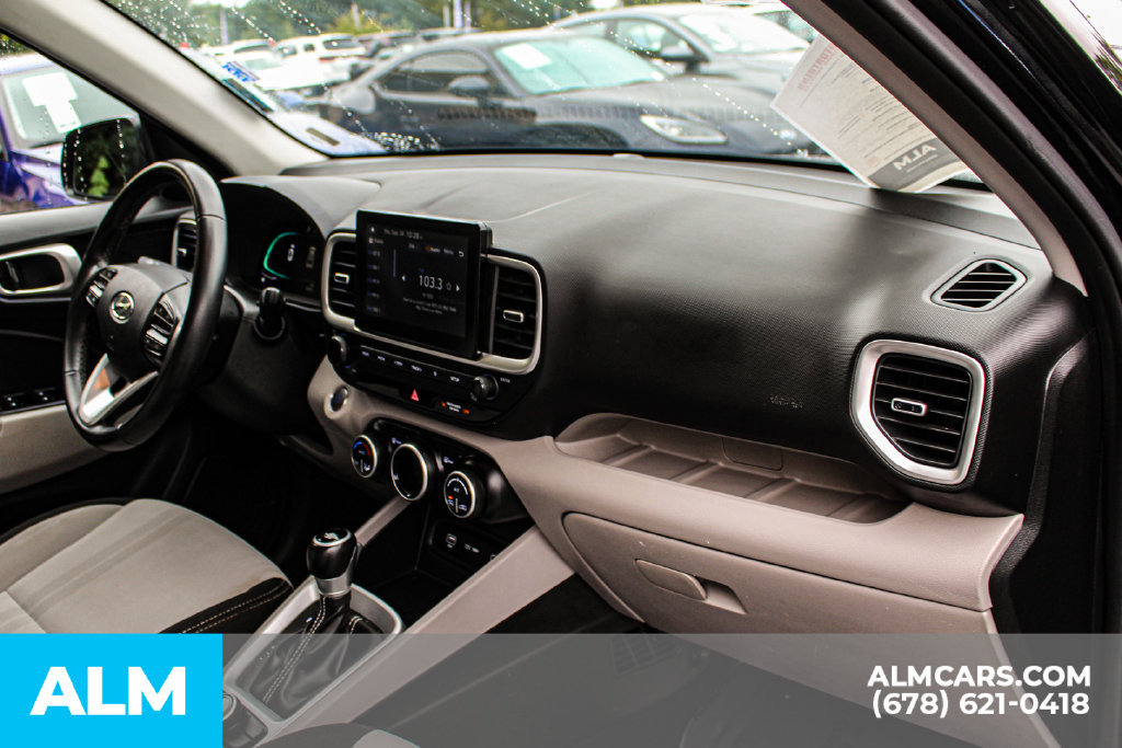 Used 2025 Hyundai Venue SEL FWD image 23