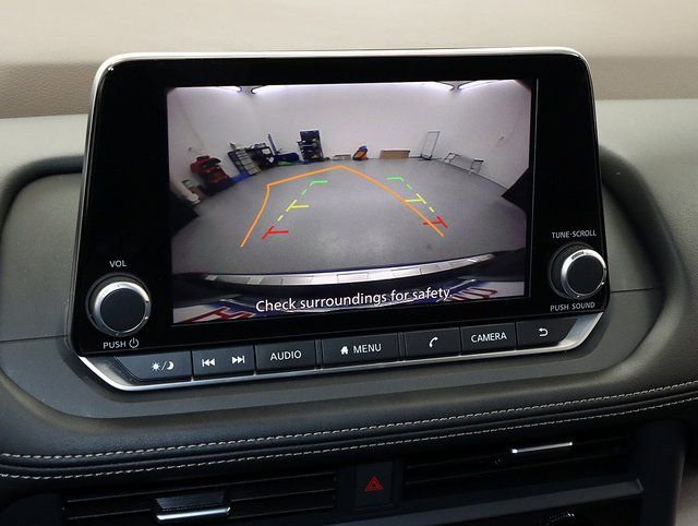 Used 2023 Nissan Rogue SV image 17