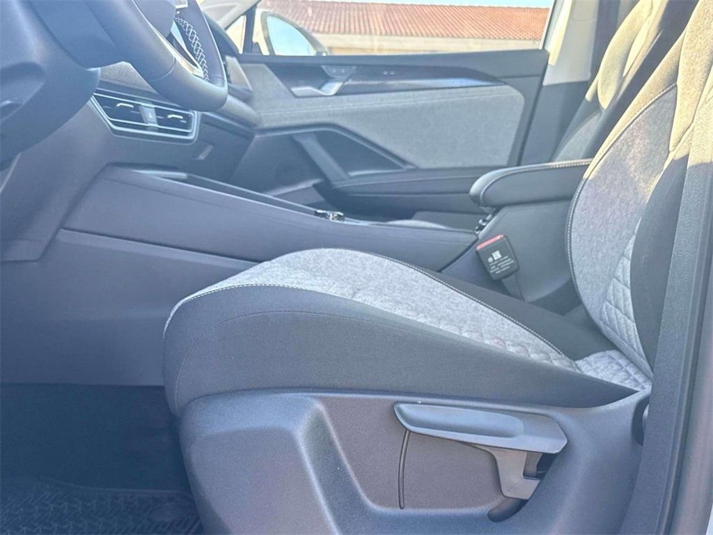 New 2026 Volkswagen Tiguan S image 12