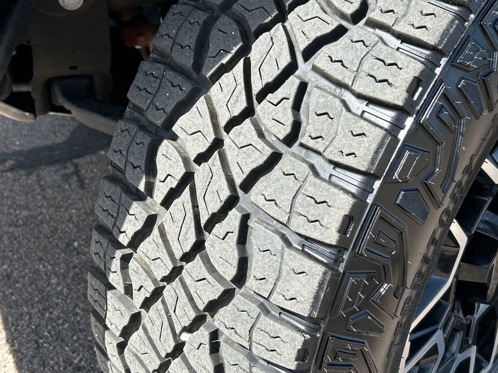 Used 2025 GMC Sierra 2500 AT4X AWD/4WD image 26