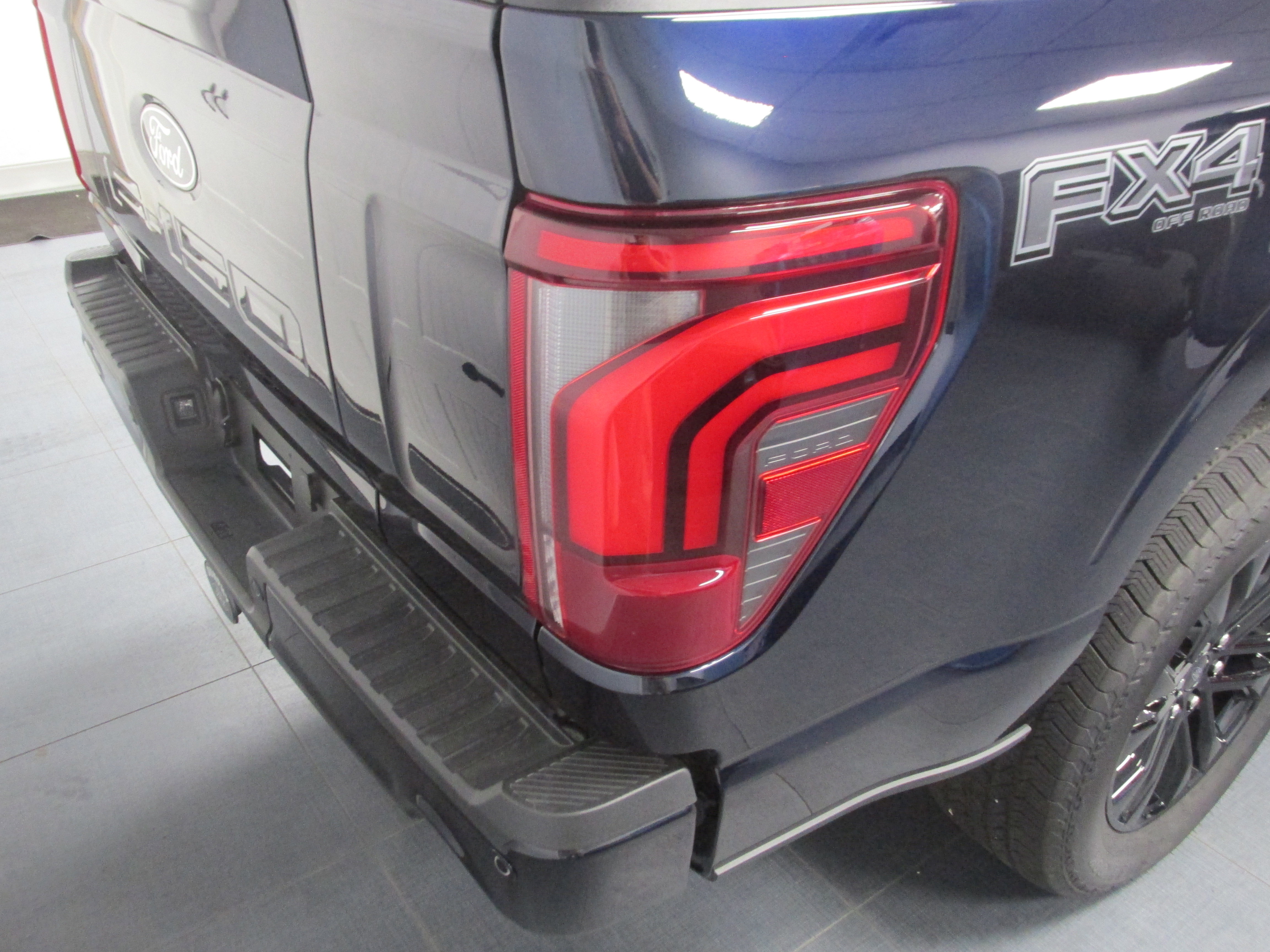 New 2025 Ford F150 Lariat w/ Equipment Group 501A Mid image 11