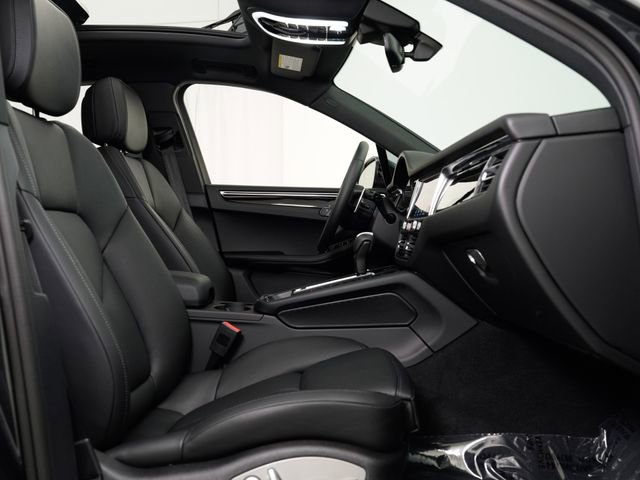 Certified 2026 Porsche Macan S AWD/4WD image 25