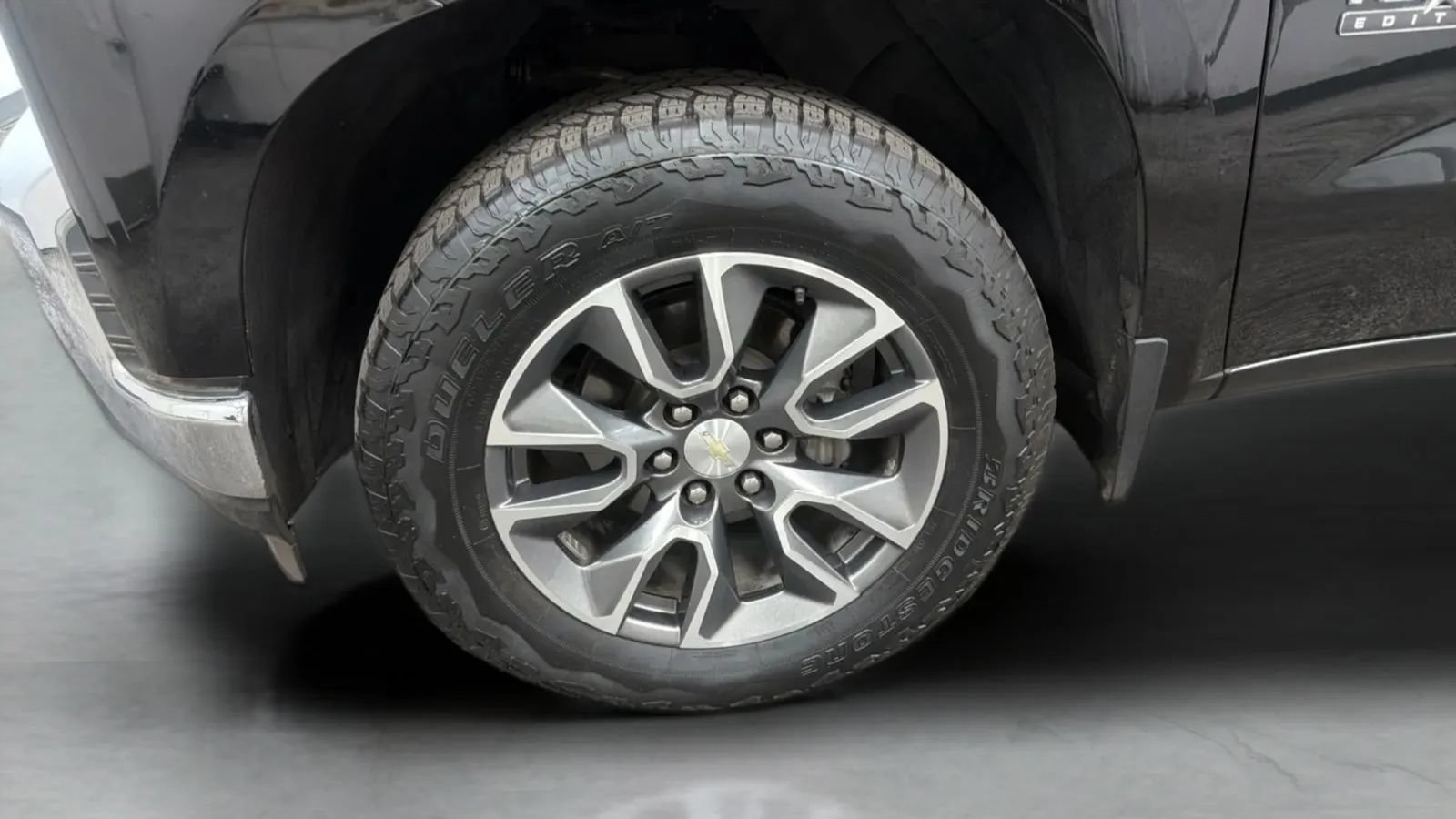 Used 2020 Chevrolet Silverado 1500 LT w/ Texas Edition AWD/4WD image 27