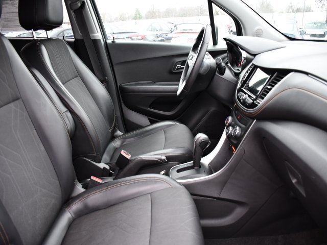 Used 2019 Chevrolet Trax LT w/ LT Convenience Package image 28