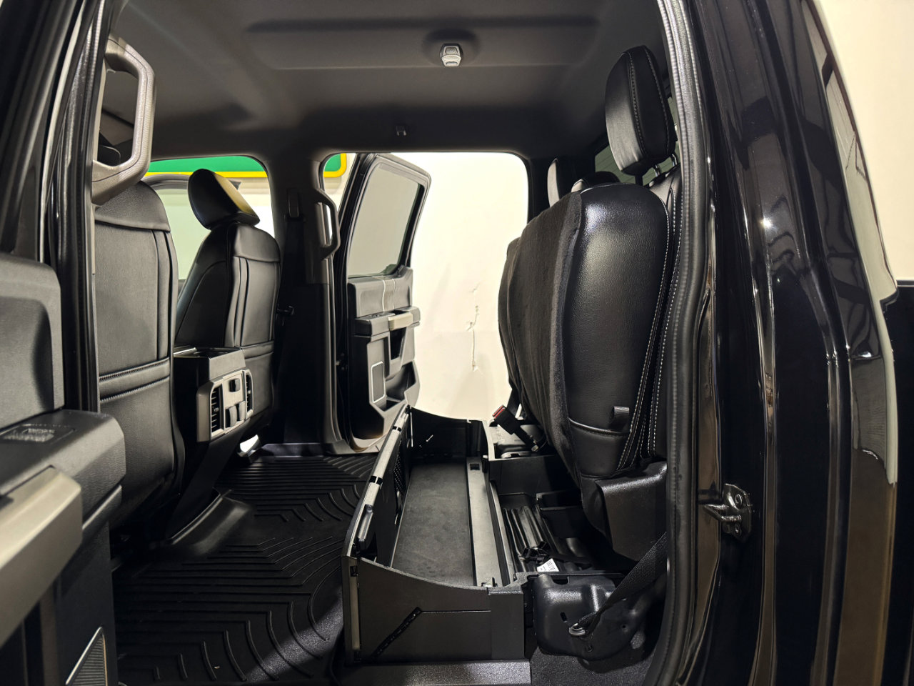 Used 2021 Ford F250 Lariat w/ Lariat Value Package image 18