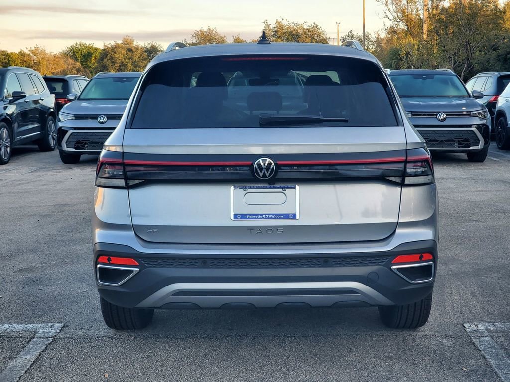 New 2026 Volkswagen Taos SE FWD image 4
