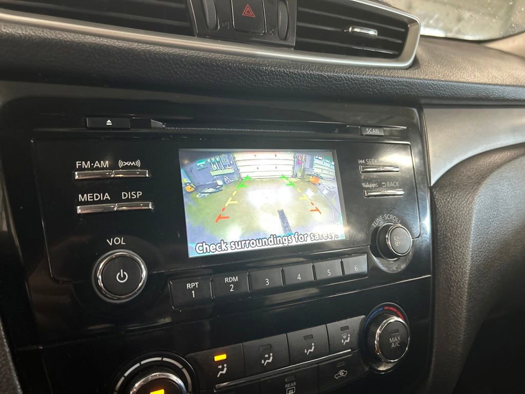 Used 2016 Nissan Rogue S image 23