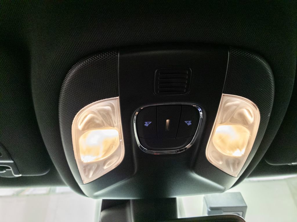 Used 2025 Jeep Compass Limited image 29