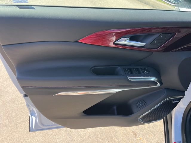 New 2026 Chevrolet Traverse RS w/ LPO, Floor Liner Package FWD image 16