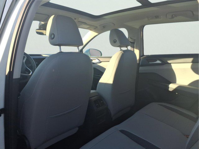 Certified 2024 Volkswagen Taos SE image 8