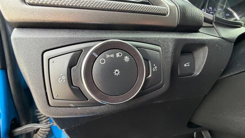 Used 2019 Ford Fusion SE FWD image 16