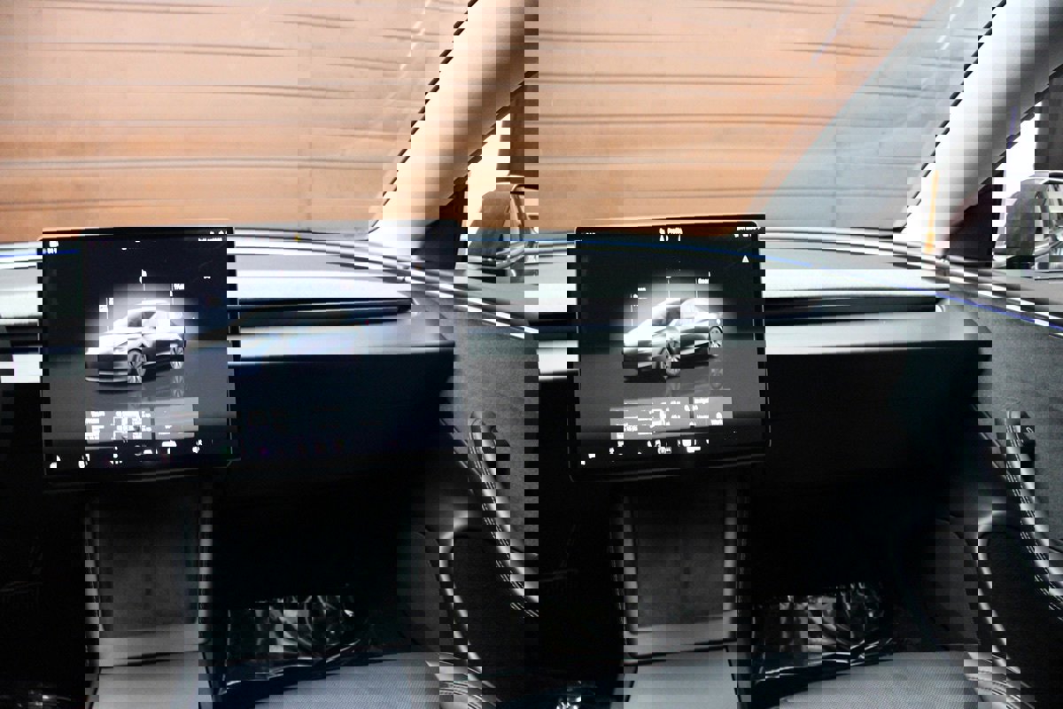 Used 2025 Tesla Model 3 Long Range image 38