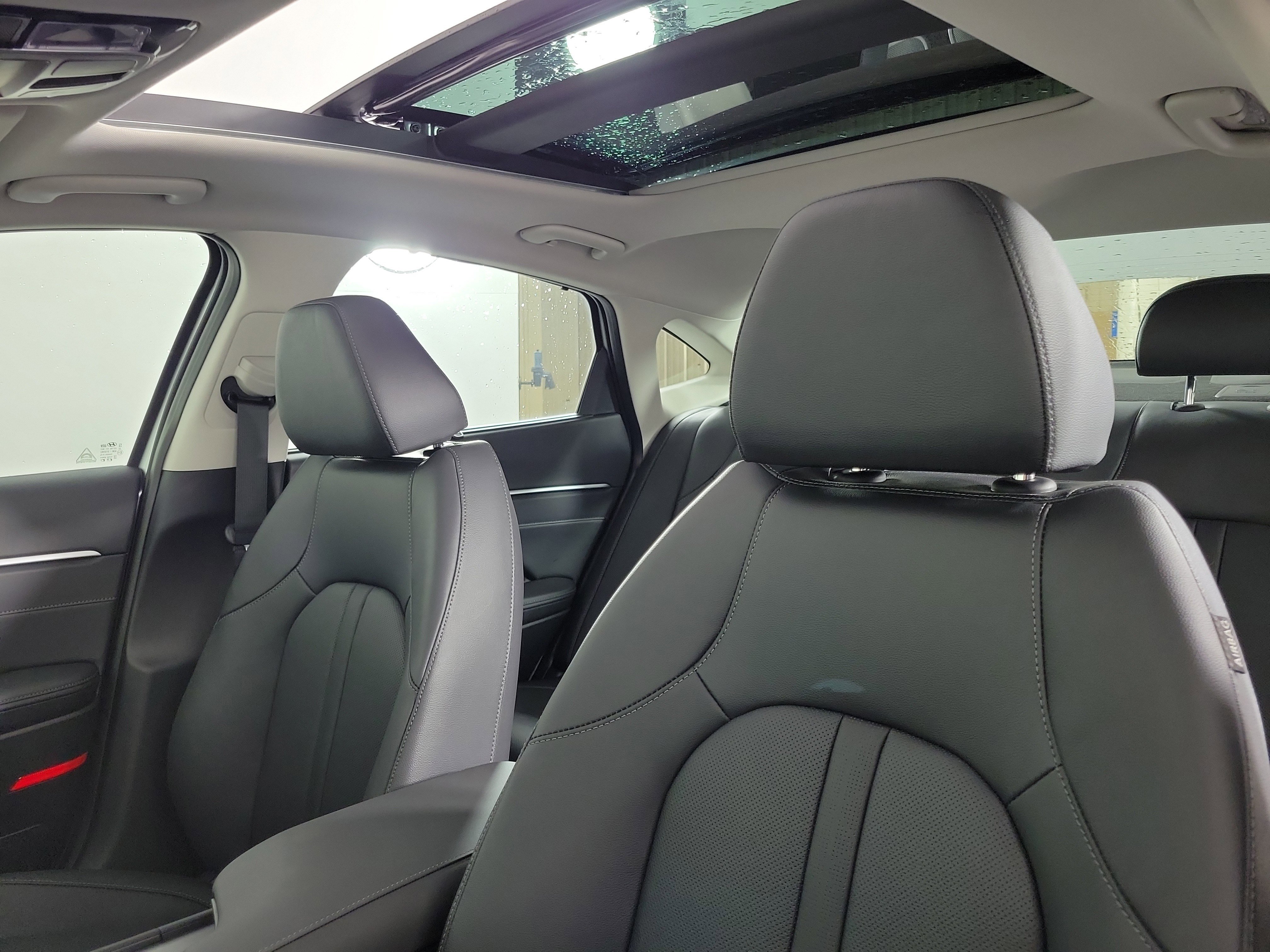 New 2025 Hyundai Sonata Limited image 27