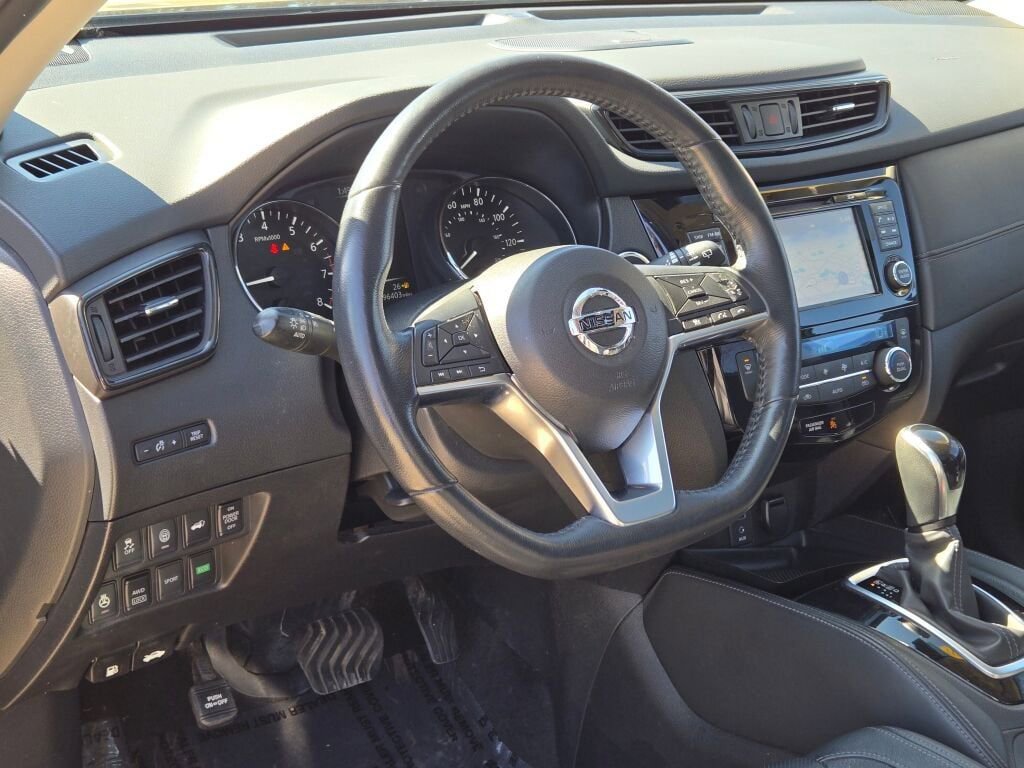 Used 2017 Nissan Rogue SL w/ SL Premium Package image 22