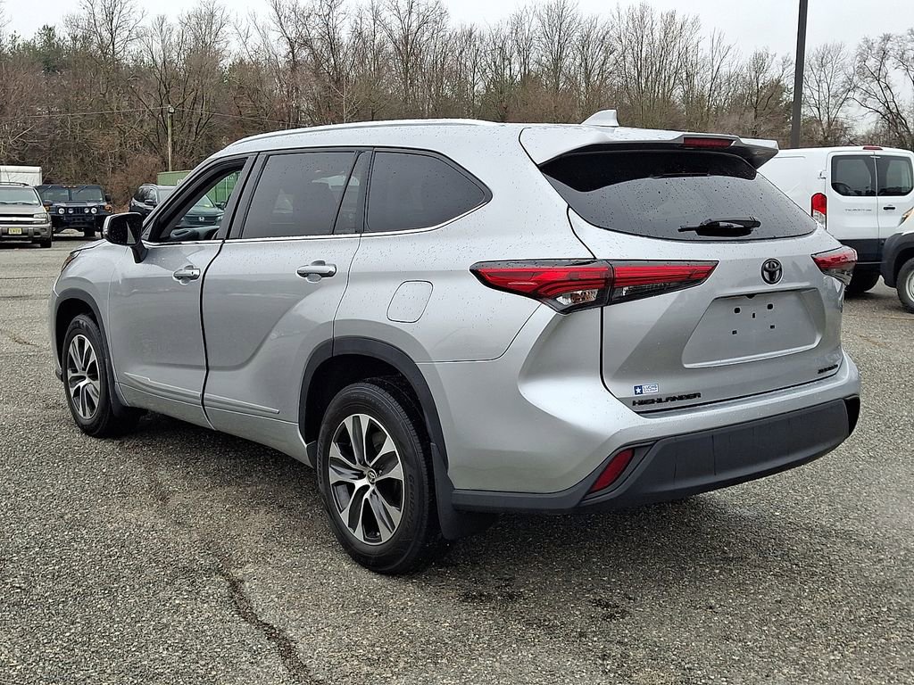 Used 2021 Toyota Highlander XLE image 8