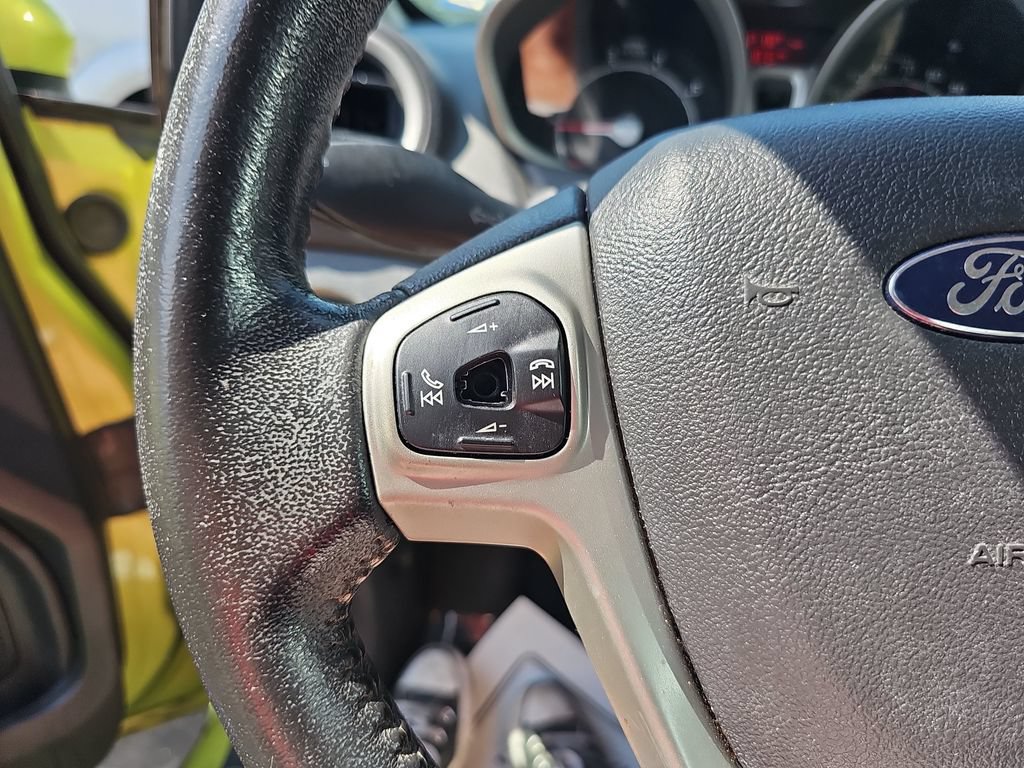 Used 2013 Ford Fiesta SE FWD image 17