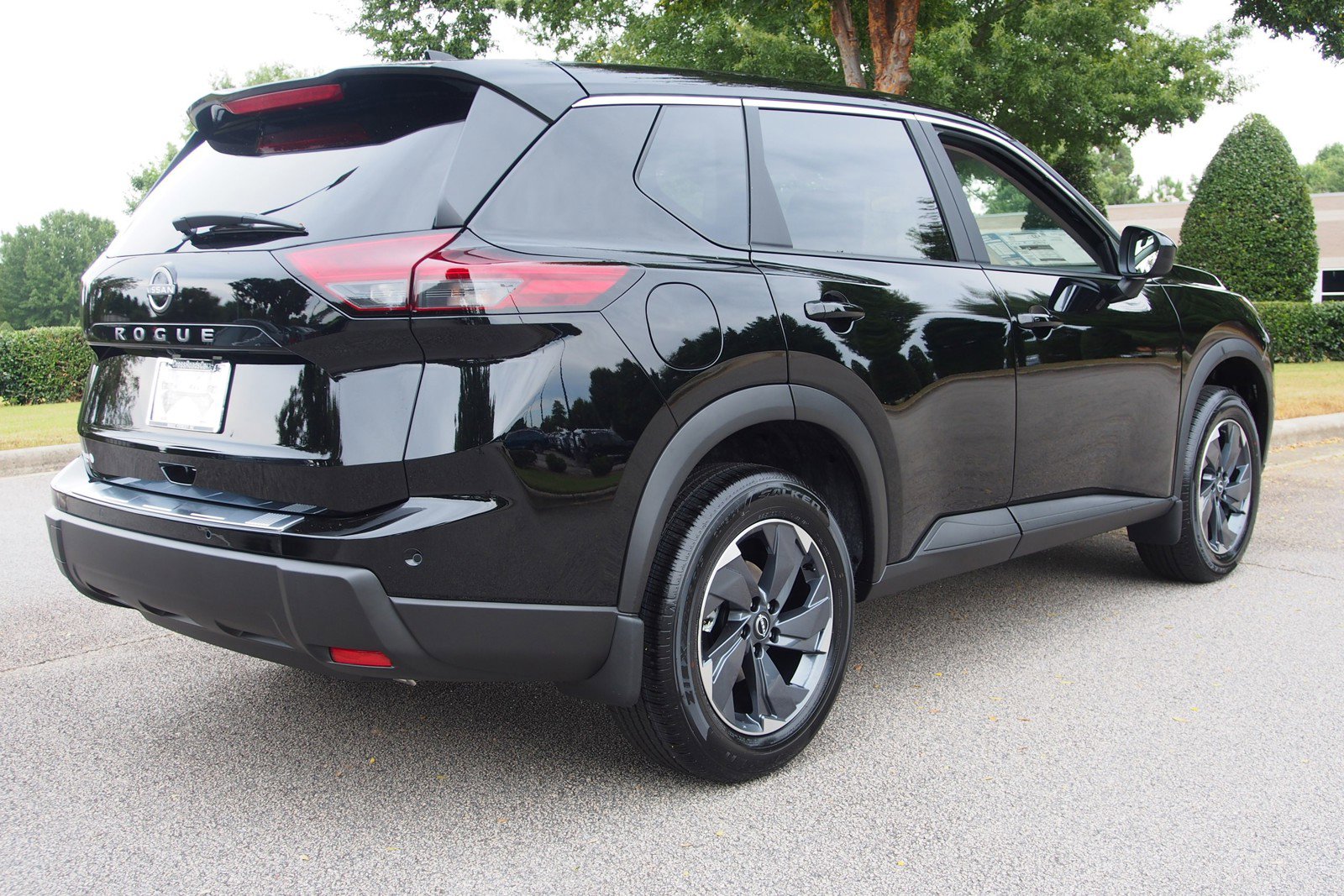 Used 2026 Nissan Rogue SV FWD image 7