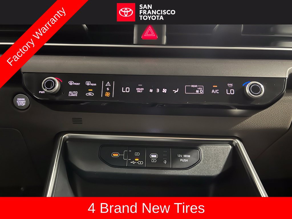 Used 2025 Kia Carnival EX FWD image 27