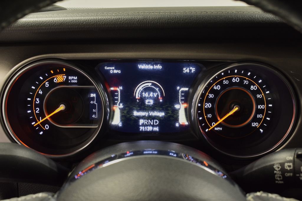 Used 2018 Jeep Wrangler Unlimited Sahara w/ Cold Weather Group image 20