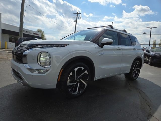 Used 2023 Mitsubishi Outlander SEL AWD/4WD image 3