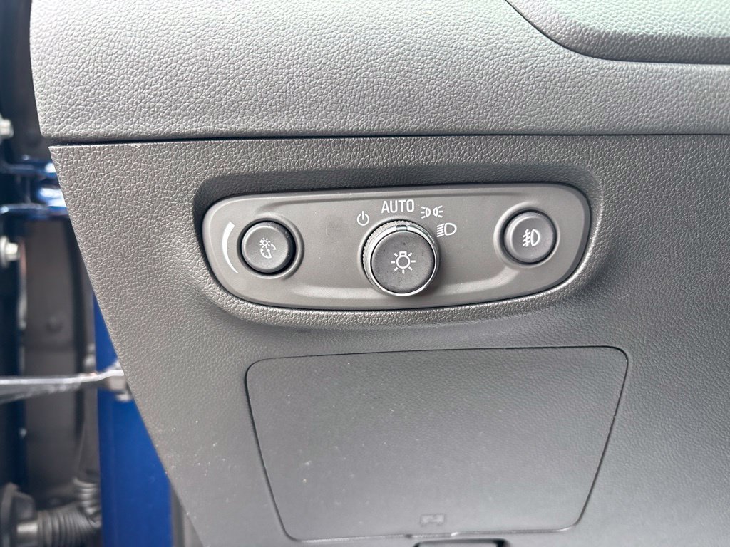 Used 2023 Buick Encore GX Essence w/ Experience Buick Package FWD image 25