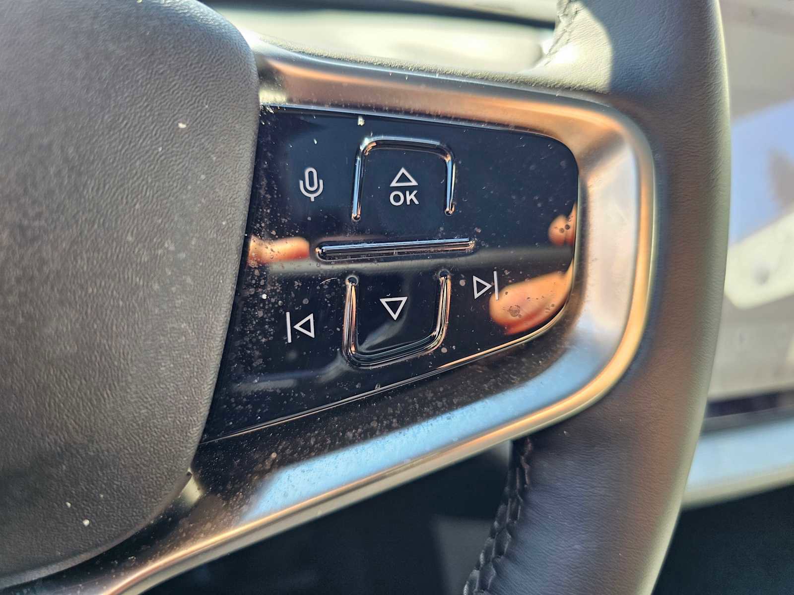 Used 2025 Volvo EX30 Plus w/ Protection Package Premier image 32