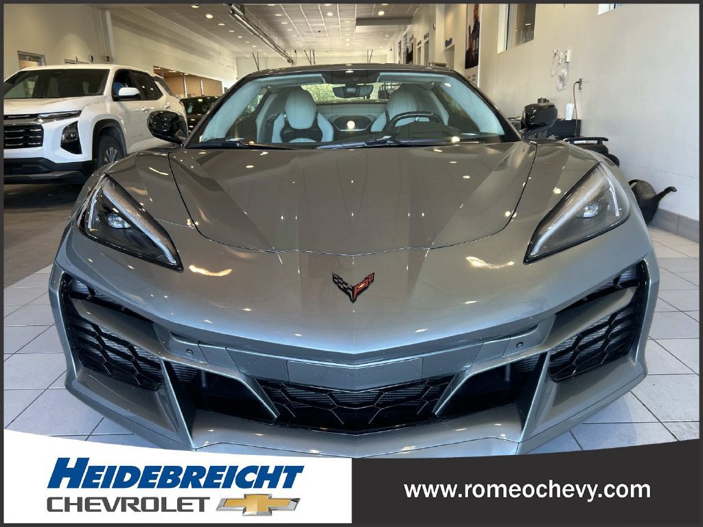 Used 2023 Chevrolet Corvette Z06 w/ Stealth Interior Trim Package RWD image 39