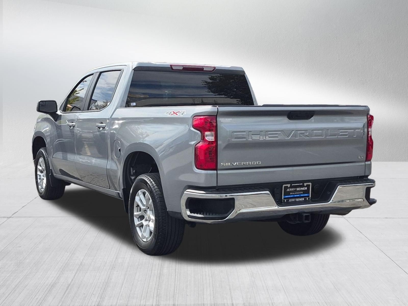 Certified 2024 Chevrolet Silverado 1500 LT AWD/4WD image 4