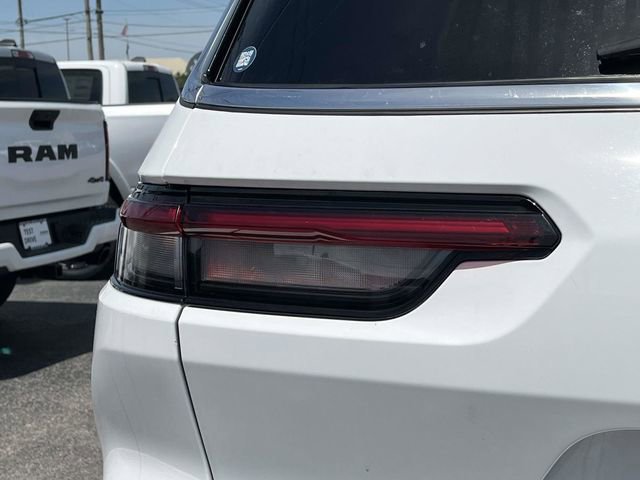 Used 2024 Jeep Grand Cherokee L Limited w/ Luxury Tech Group II AWD/4WD image 10