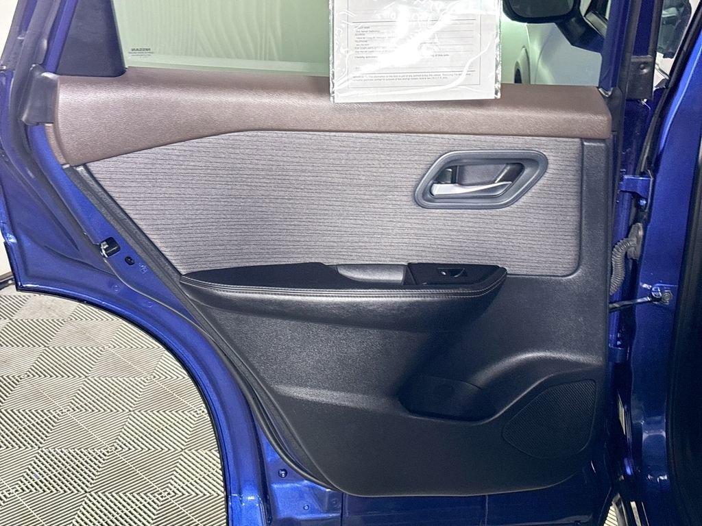 Used 2021 Nissan Rogue SV image 18