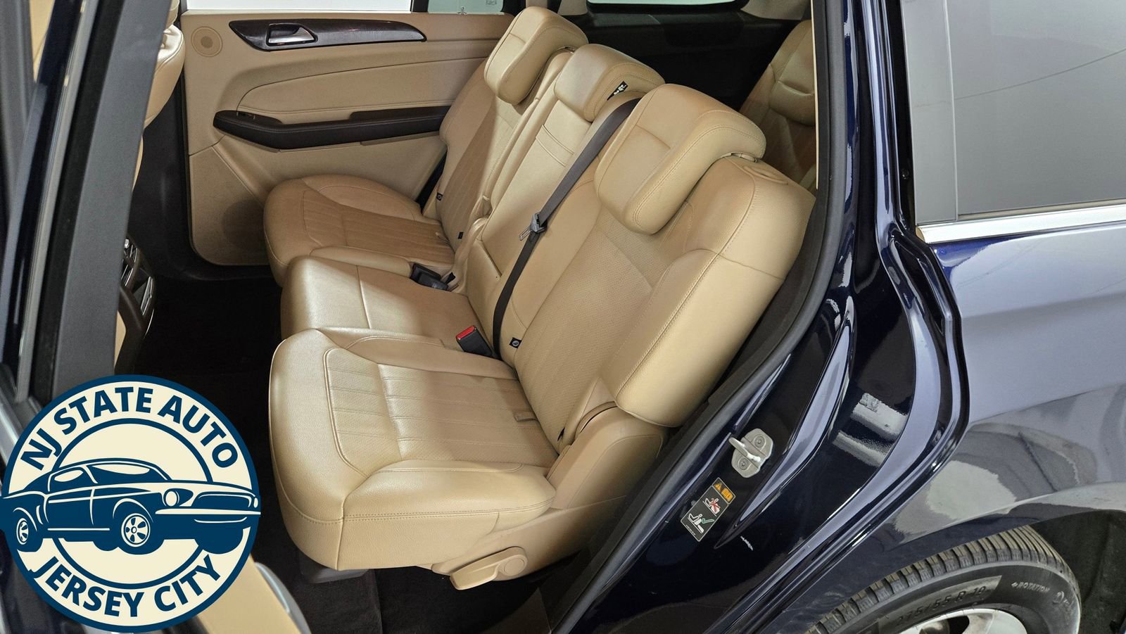 Used 2018 Mercedes-Benz GLS 450 4MATIC w/ Premium Package image 27