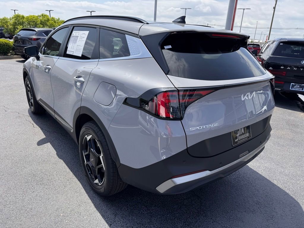 Used 2026 Kia Sportage EX w/ EX Panoramic Sunroof Package image 3