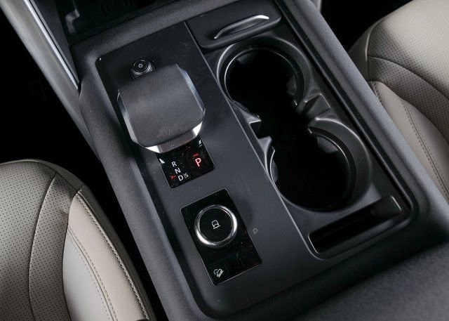 New 2026 Land Rover Discovery Dynamic SE AWD/4WD image 13