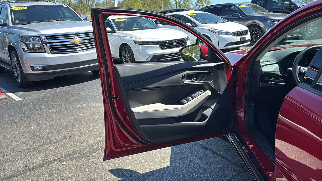 Used 2023 Honda Accord Touring image 11