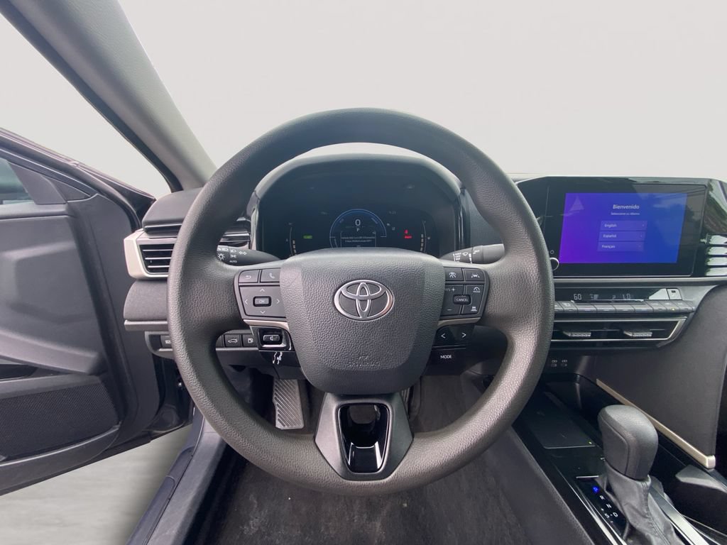 Used 2025 Toyota Camry LE FWD image 12