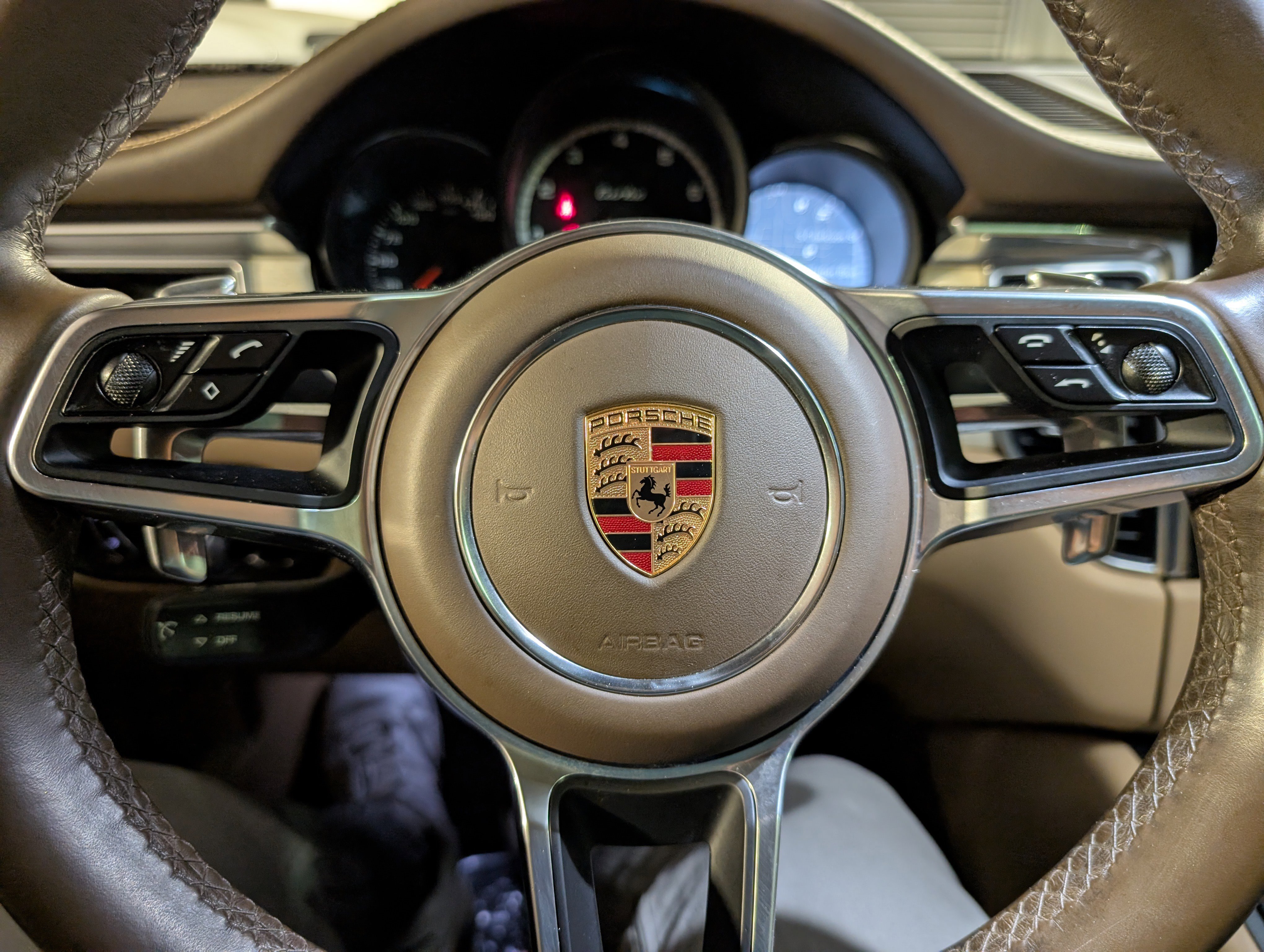 Used 2017 Porsche Macan Turbo image 28