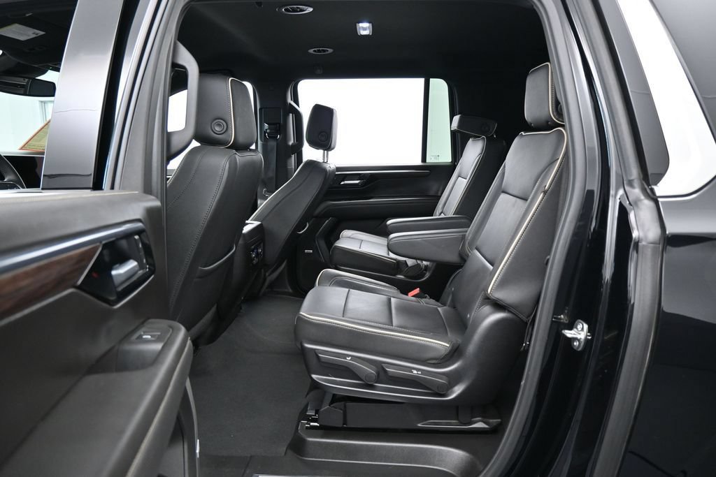Used 2026 Chevrolet Suburban Premier AWD/4WD image 36