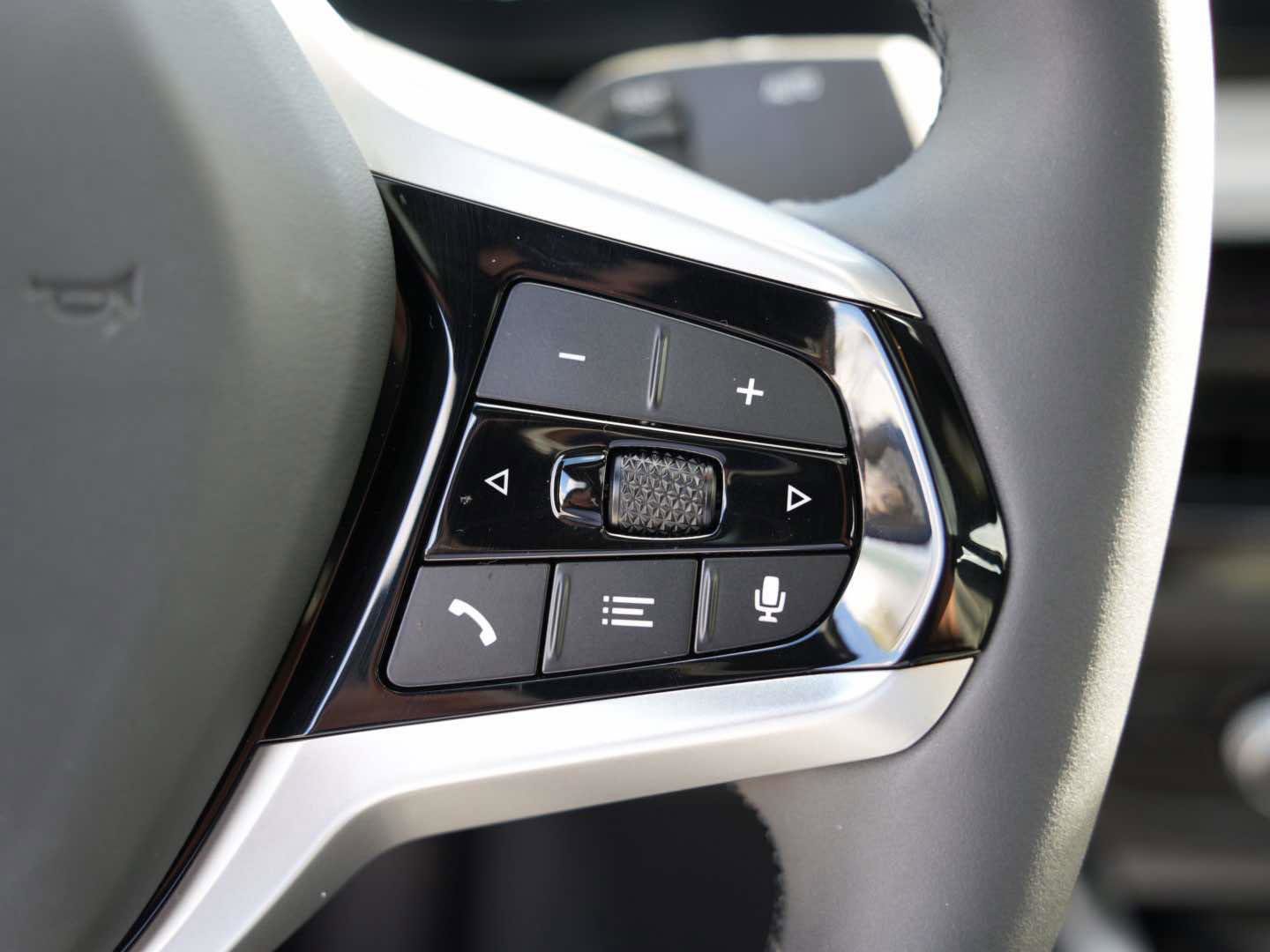 Certified 2025 BMW i4 xDrive40i w/ Premium Package image 16