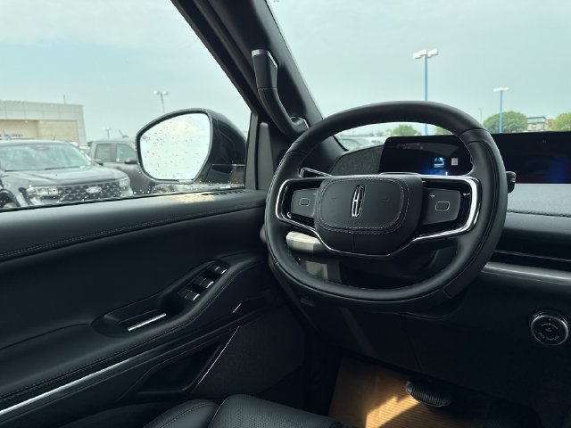 New 2027 Lincoln Navigator Reserve w/ Jet Appearance Package AWD/4WD image 19