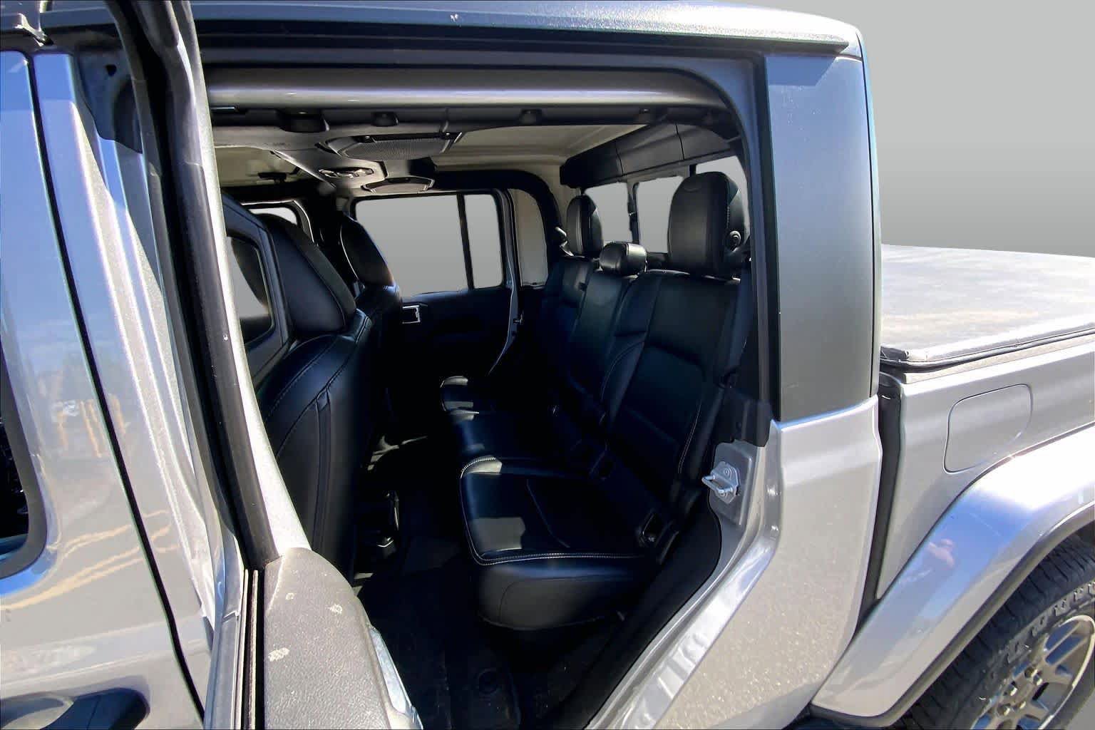 Used 2020 Jeep Gladiator Overland AWD/4WD image 21
