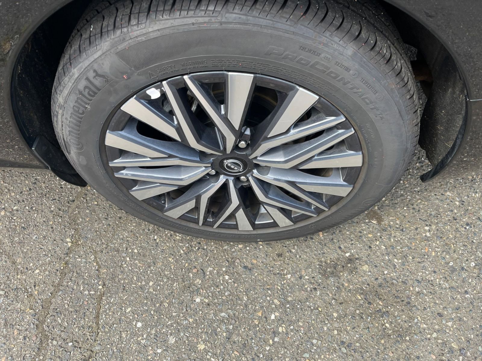 Used 2025 Nissan Altima 2.5 SV FWD image 31