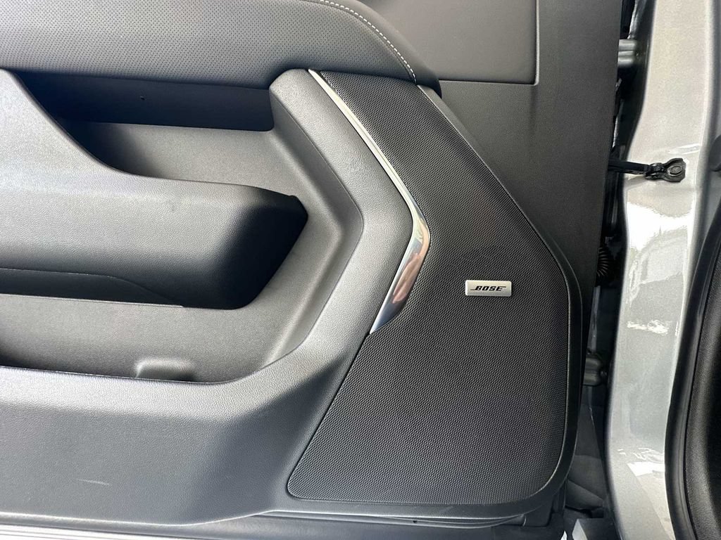 New 2025 Chevrolet Suburban Premier AWD/4WD image 24