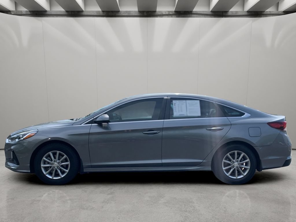 Used 2018 Hyundai Sonata SE FWD image 2