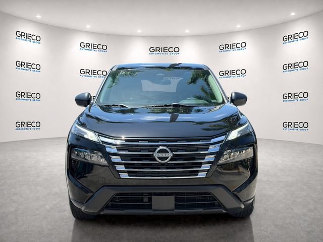Used 2024 Nissan Rogue S FWD image 2