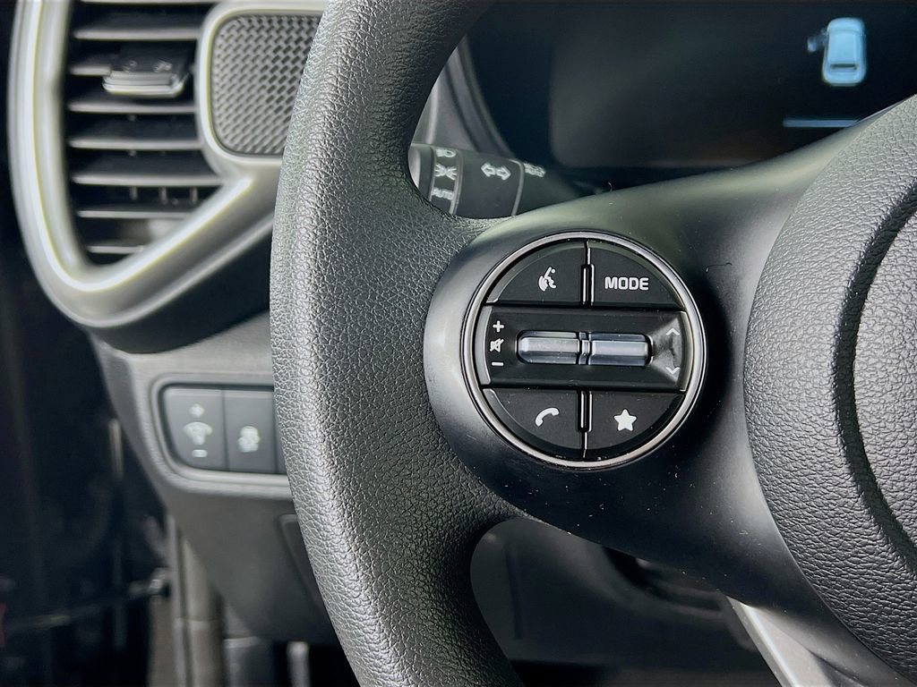 Certified 2023 Kia Soul LX w/ LX Technology Package FWD image 20
